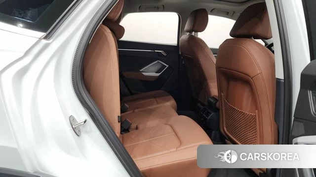 Audi Q3 (F3) 2024 Белый из Кореи, фото 2