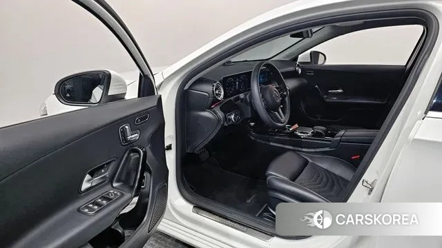 Mercedes-Benz A-Class W177 2020 Белый из Кореи, фото 2