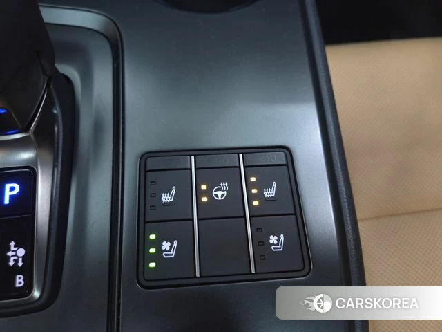 Lexus UX300h 2025 Белый из Кореи, фото 2