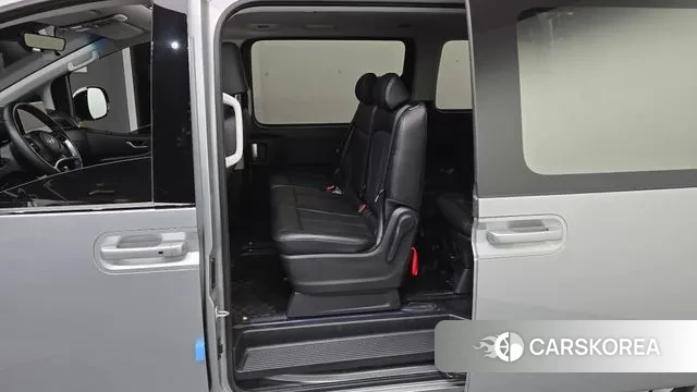 Hyundai Staria 2022 Серебряный из Кореи, фото 2