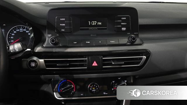 Kia Seltos 2019 Серебристо-серый из Кореи, фото 2