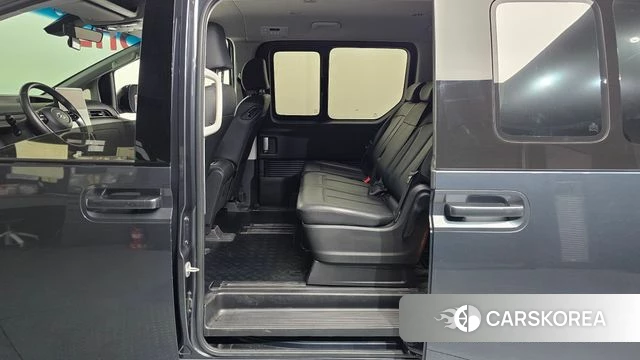 Hyundai Staria 2023 Серый из Кореи, фото 2