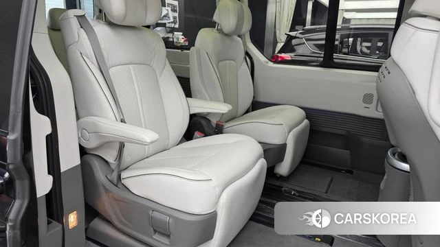 Hyundai Staria 2023 Черный из Кореи, фото 2