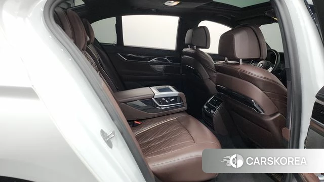 BMW 7 Series (G11) 2021 Белый из Кореи, фото 2