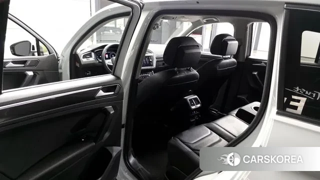 Volkswagen Tiguan second Generation 2021 Белый из Кореи, фото 2