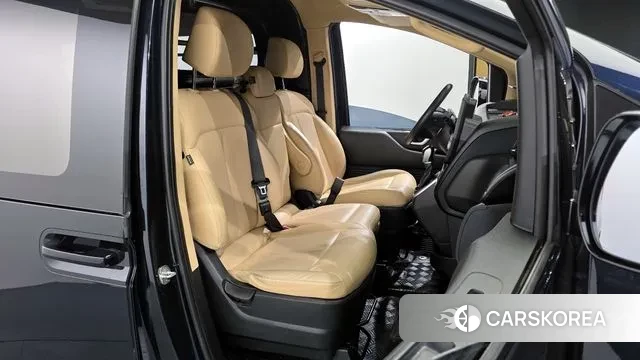 Hyundai Staria 2021 Черный из Кореи, фото 2