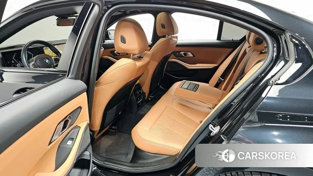 BMW 3 Series (G20) 2023 Черный из Кореи, фото 2