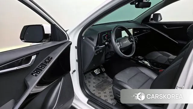 Kia Di Ol Nu Niro 2024 Белый из Кореи, фото 2