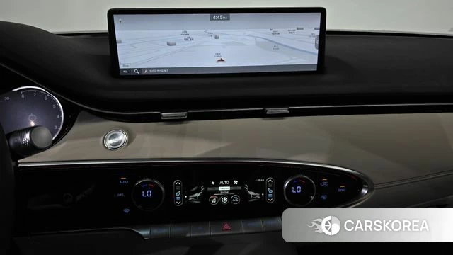 Genesis GV70 2023 Белый из Кореи, фото 2