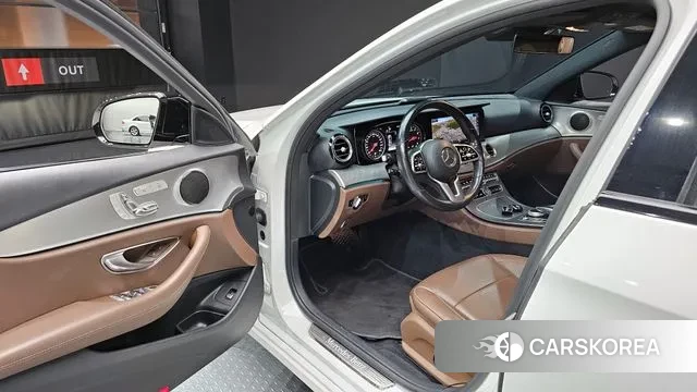 Mercedes-Benz E-Class W213 2020 Белый из Кореи, фото 2