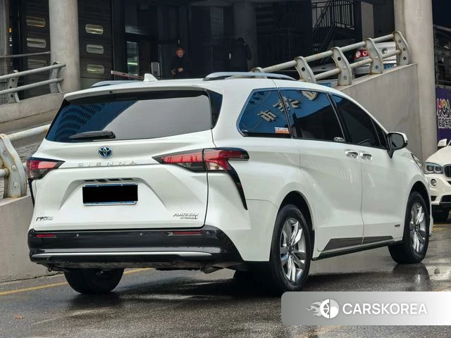 Toyota Saina 2023 Белый из Китая, фото 2