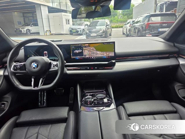 BMW 5 Series (G60) 2024 Белый из Кореи, фото 2