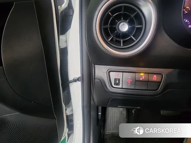 Kia The New K3 2nd generation 2022 Белый из Кореи, фото 2