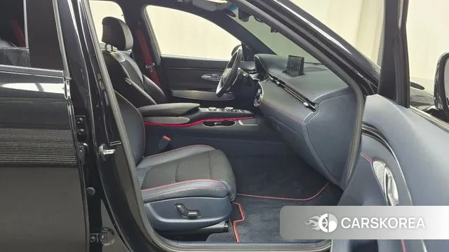 Genesis GV70 2021 Черный из Кореи, фото 2