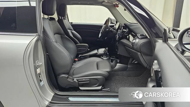 Mini Cooper 2023 Серебристо-серый из Кореи, фото 2