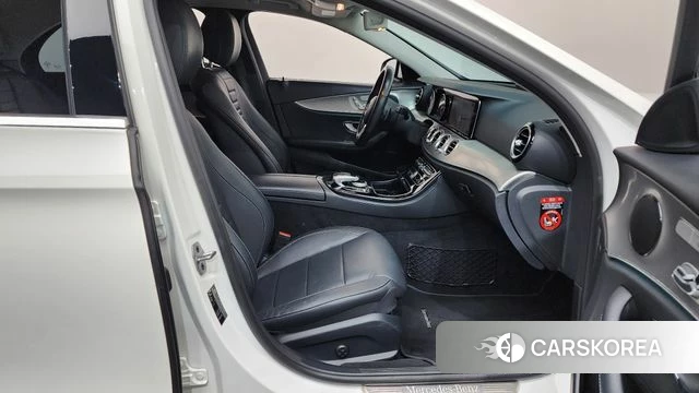 Mercedes-Benz E-Class W213 2019 Белый из Кореи, фото 2