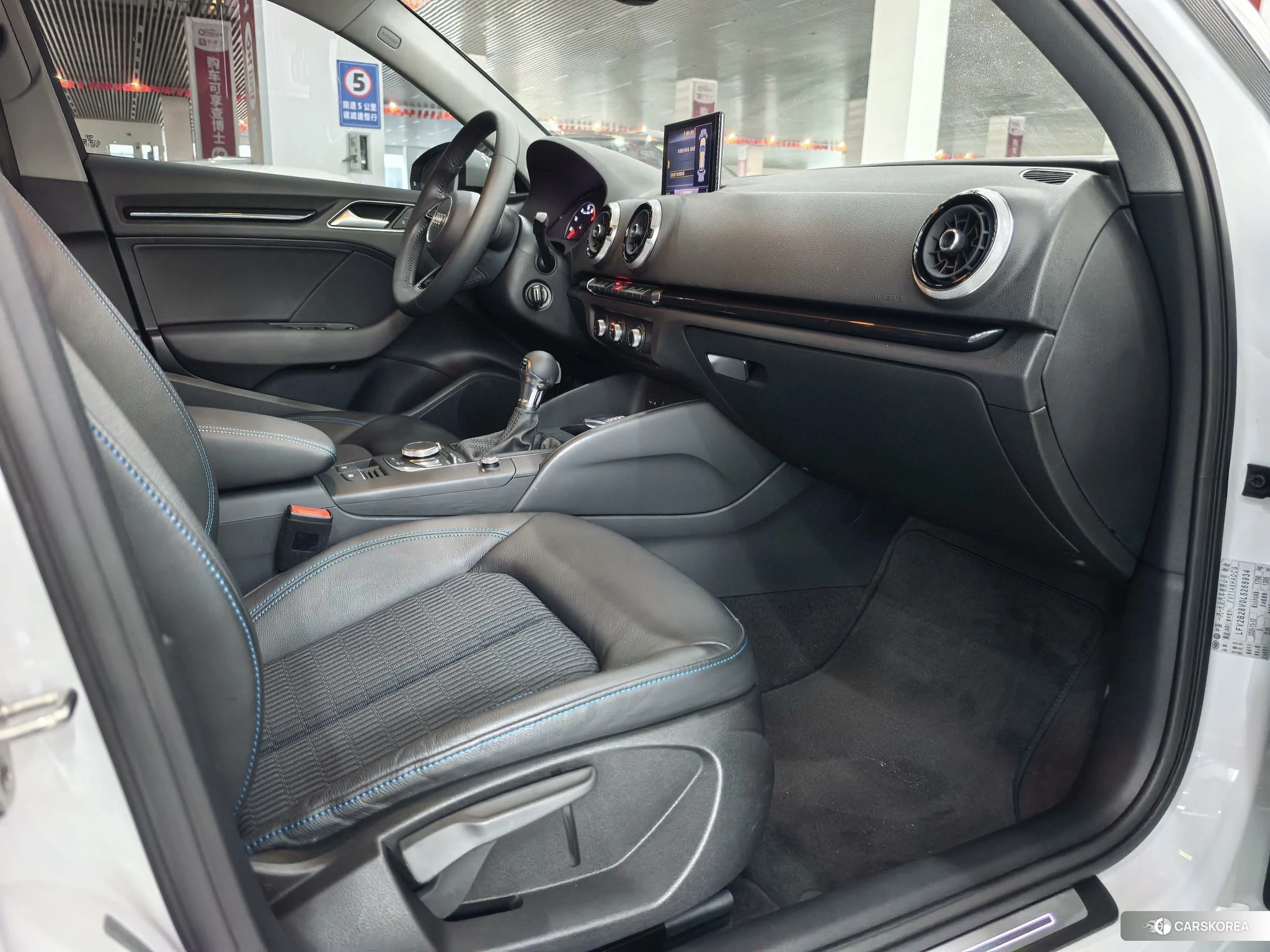 Audi A3 2019 Белый из Китая, фото 2