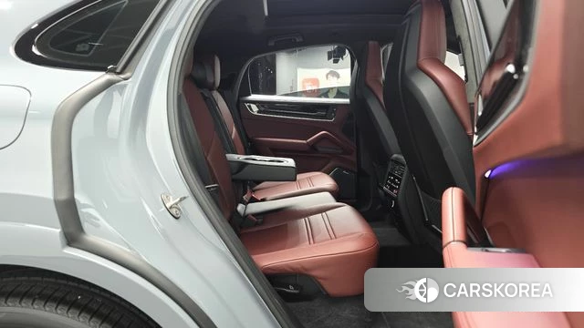 Porsche Cayenne (PO536) 2024 Серебристо-серый из Кореи, фото 2