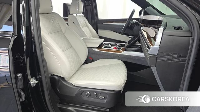 Cadillac Escalade 5th Generation 2025 Черный из Кореи, фото 2
