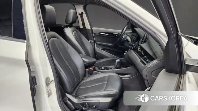 BMW X1 (F48) 2019 Белый из Кореи, фото 2