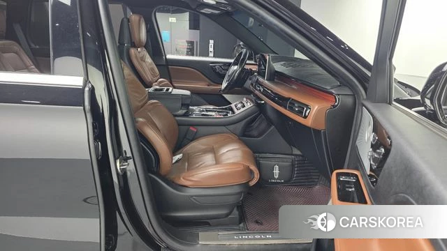 Lincoln Aviator 2nd generation 2022 Черный из Кореи, фото 2