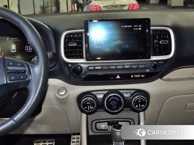 Hyundai Venue 2023 Белый из Кореи, фото 2