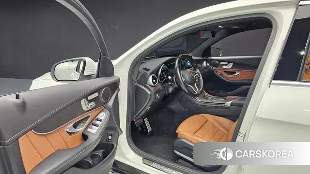 Mercedes-Benz GLC-Class X253 2022 Белый из Кореи, фото 2