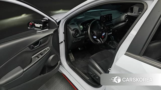 Hyundai The New Kona 2021 Светло-серебряный цвет из Кореи, фото 2