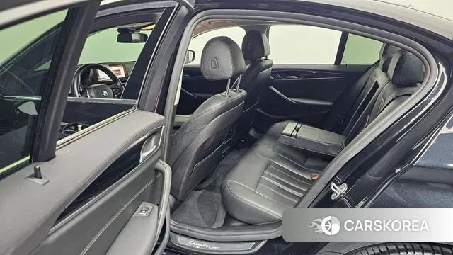 BMW 5 Series (G30) 2019 Черный из Кореи, фото 2