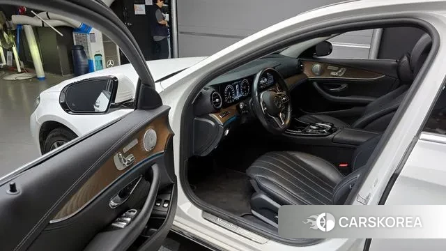 Mercedes-Benz E-Class W213 2020 Белый из Кореи, фото 2