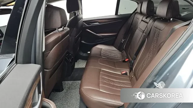 BMW 5 Series (G30) 2018 Небесно-голубой из Кореи, фото 2