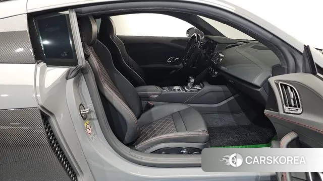 Audi R8 (4S) 2021 Серебристо-серый из Кореи, фото 2