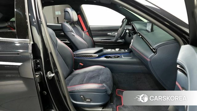 Genesis GV70 2021 Черный из Кореи, фото 2