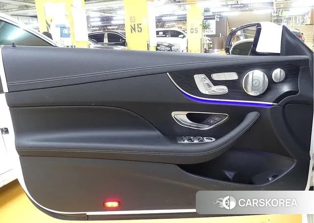 Mercedes-Benz E-Class W213 2022 Белый из Кореи, фото 2