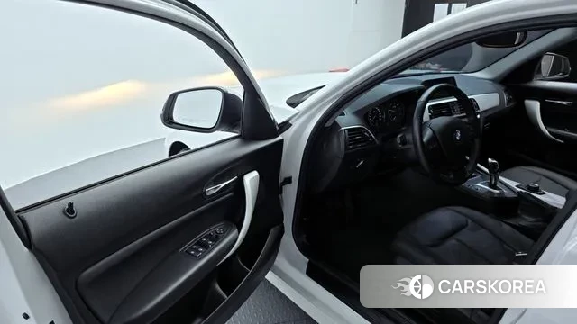 BMW 1 Series (F20) 2019 Белый из Кореи, фото 2