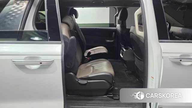 Kia The New Carnival 4th Generation 2023 Белый из Кореи, фото 2