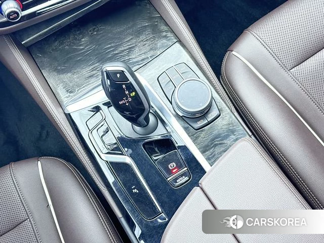 BMW 5 series 2022 Черный из Китая, фото 2