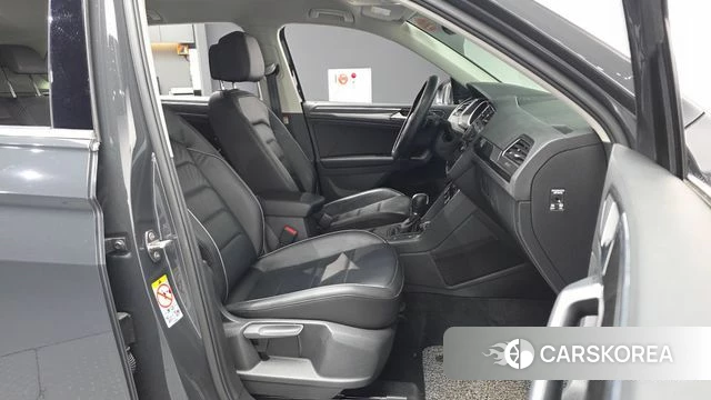 Volkswagen Tiguan second Generation 2018 Серый из Кореи, фото 2
