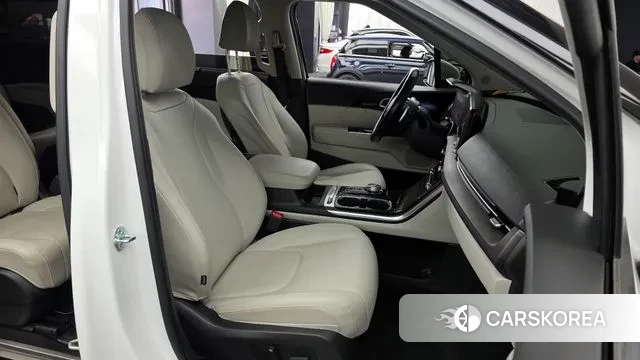 Kia Carnival 4th generation 2023 Белый из Кореи, фото 2