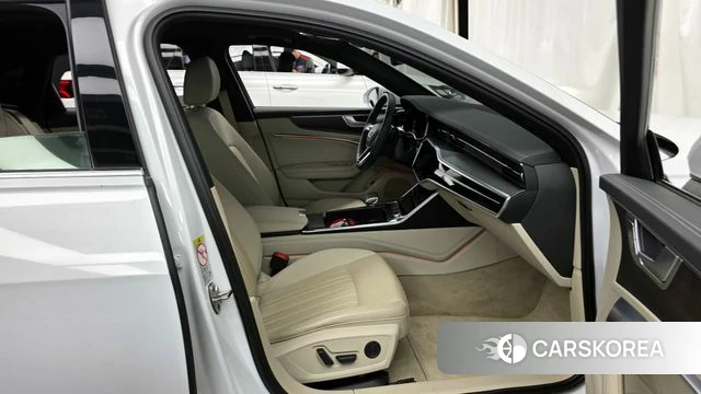 Audi A6 (C8) 2021 Белый из Кореи, фото 2