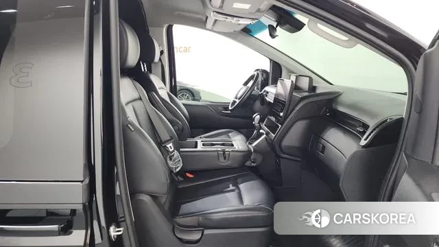 Hyundai Staria 2023 Черный из Кореи, фото 2