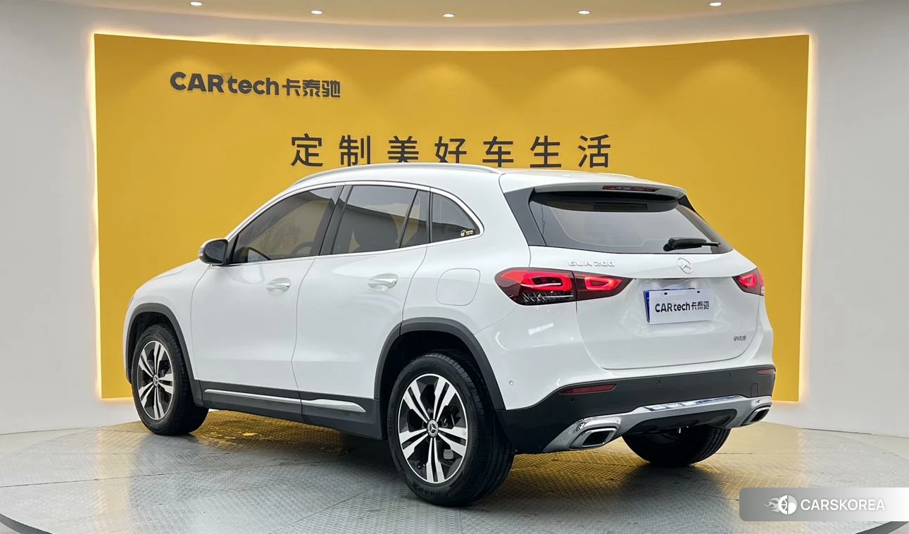 Mercedes-Benz GLA 2020 Белый из Китая, фото 2