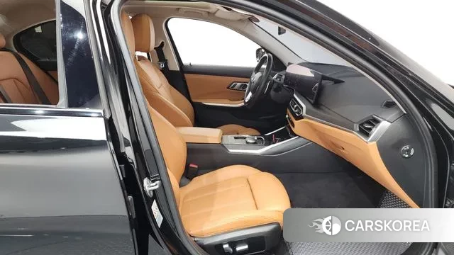 BMW 3 Series (G20) 2022 Черный из Кореи, фото 2