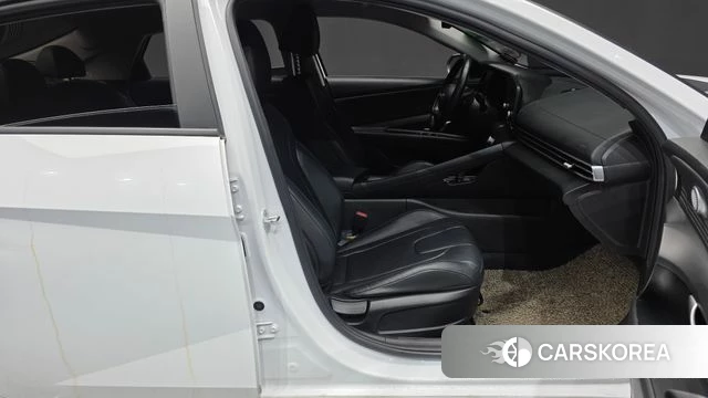 Hyundai Avante Hybrid (CN7) 2022 Белый из Кореи, фото 2