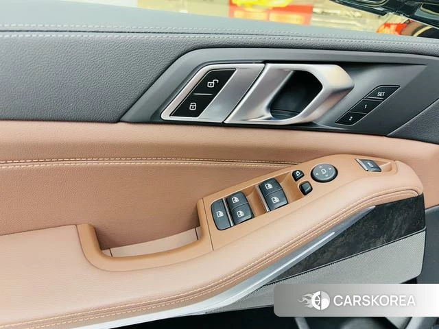 BMW X5 (imported) 2021 Черный из Китая, фото 2