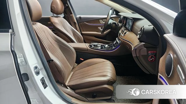 Mercedes-Benz E-Class W213 2019 Белый из Кореи, фото 2