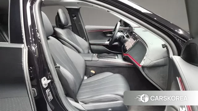 Mercedes-Benz E-Class W214 2024 Черный из Кореи, фото 2