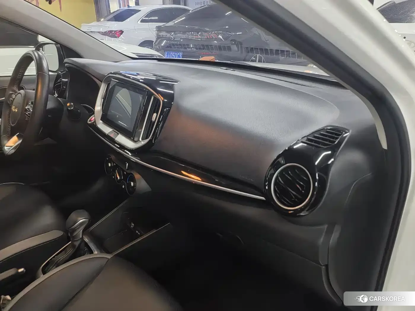 Kia KX1 2023 Белый из Китая, фото 2