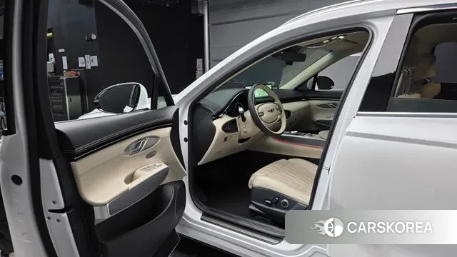 Genesis GV70 2023 Белый из Кореи, фото 2