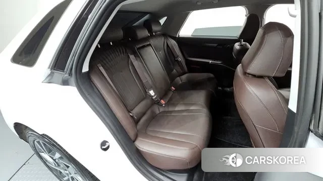 Hyundai Grandeur Hybrid (GN7) 2023 Белый из Кореи, фото 2